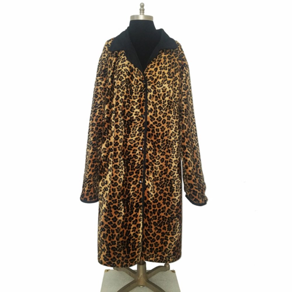 Plus Size Black Reversible Leopard Print Faux Fur… - image 7